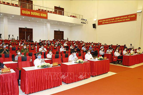 Đại biểu và cử tri dự Hội nghj.