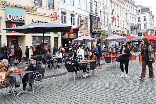 Quán cafe tại trung tâm thủ đô Brussels mở cửa trở lại.