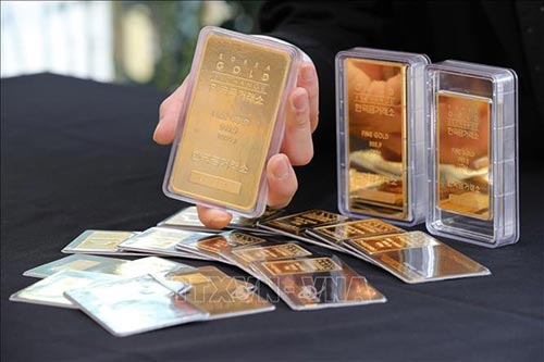 Vàng miếng tại sàn giao dịch vàng ở Seoul, Hàn Quốc.