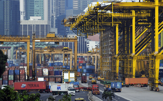 Xuất khẩu của Singapore bất ngờ sụt giảm trong tháng 5
