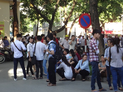 Sáng 30/6: Hơn 1 triệu thí sinh làm thủ tục dự thi THPT quốc gia 2015