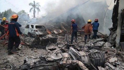 may bay quan su indonesia roi 38 nguoi chet