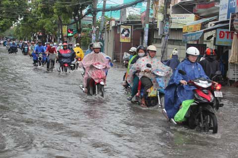 Hà Nội lo xây cao ốc, bỏ quên thoát nước