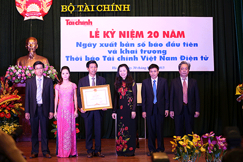 Thời báo Tài chính Việt Nam: Không ngừng học hỏi, phấn đấu để phát triển