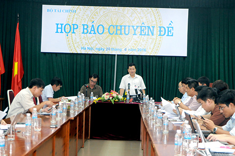 họp báo