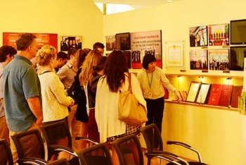 Góc nhà đầu tư HNX đón hàng nghìn lượt khách sau 2 năm