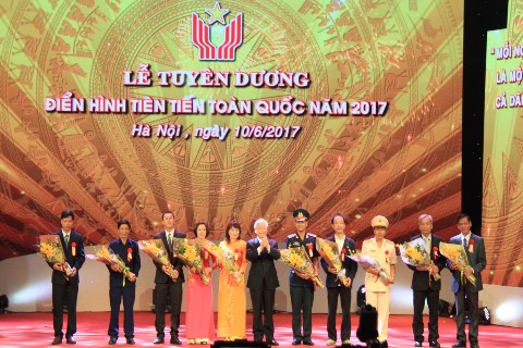 Tuyên dương 400 điển hình tiên tiến toàn quốc năm 2017