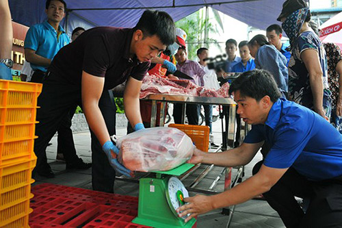 “Hỗ trợ hộ chăn nuôi