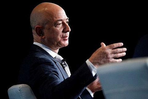 CEO của Tập đoàn Amazon trở thành tỷ phú giàu nhất thế giới