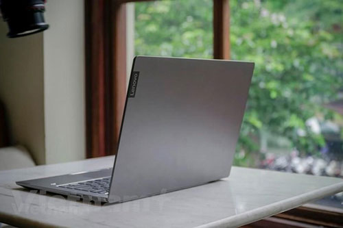 Lenovo trình làng laptop siêu mỏng giá từ 6,099 triệu đồng