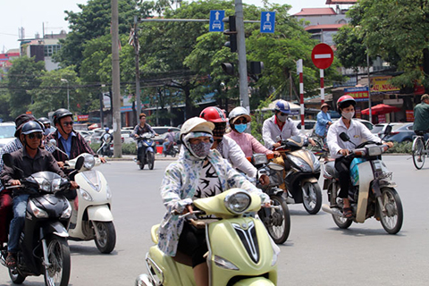 Vùng núi phía Bắc nguy cơ lũ quét và sạt lở đất, Bắc Bộ và Trung Bộ có nắng nóng diện rộng