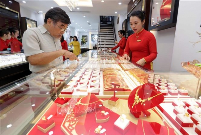 Giá vàng đảo chiều giảm nhẹ