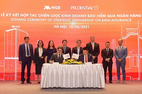 Hợp tác bancassurance làm “nóng” thị trường bảo hiểm