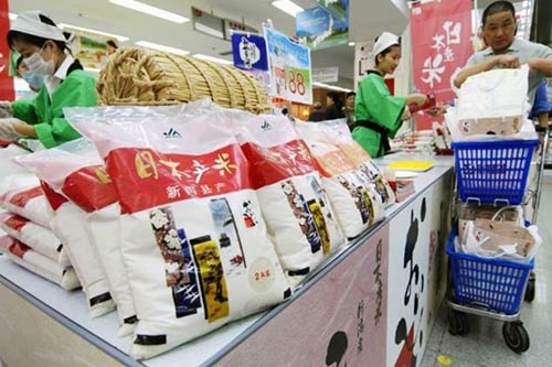 Gạo Nhật Bản được bán ở Trung Quốc năm 2007.