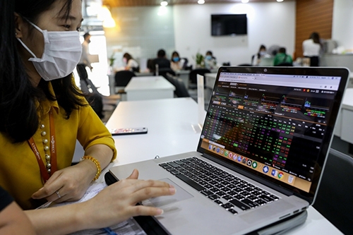 vndirect chung khoan thang 6 lac quan trong than trong