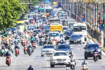 Nắng nóng đỉnh điểm, nhiều khu vực có chỉ số tia cực tím gây hại rất cao