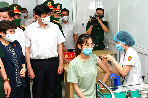 Hoàn thành 1.000 mũi tiêm thử nghiệm giai đoạn 3 vắc-xin Covid-19 Nano Covax