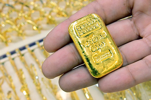 Vàng miếng được bán tại cửa hàng ở Dubai, Các tiểu vương quốc Arab thống nhất (UAE).
