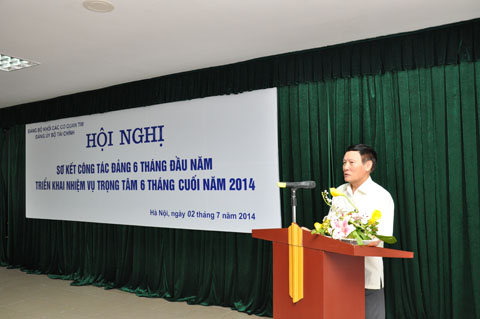 Duy trì nghiêm túc học tập, quán triệt các nghị quyết của Trung ương