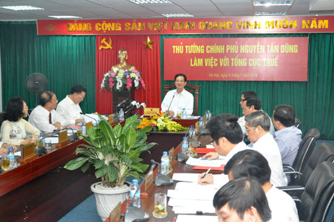 Thủ tướng Nguyễn Tấn Dũng làm việc với Tổng cục Thuế