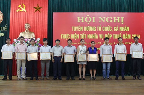 nam dinh tuyen duong 186 nguoi nop thue tieu bieu nam 2014