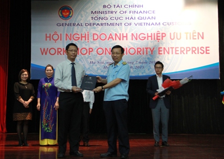 Thêm 14 doanh nghiệp được ưu tiên thủ tục hải quan