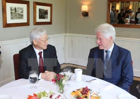 Tổng Bí thư thăm gia đình cựu Tổng thống Hoa Kỳ Bill Clinton