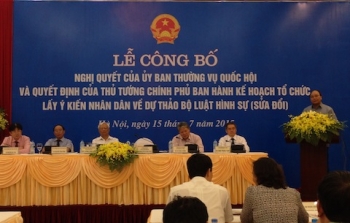 Làm giả tài liệu chứng khoán, trục lợi bảo hiểm sẽ bị đưa vào tội hình sự
