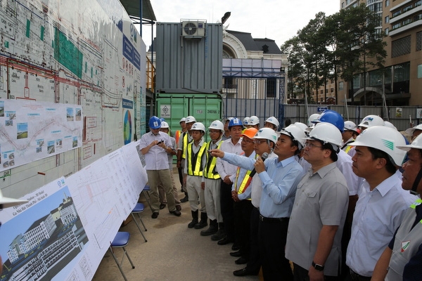 Phó Thủ tướng đôn đốc tiến độ đường sắt đô thị TP. Hồ Chí Minh