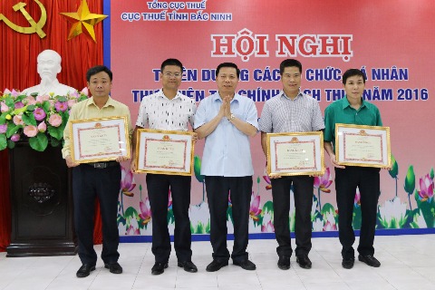 tuyên dương người nộp thuế