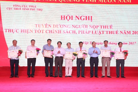 Phú Thọ: Tuyên dương 80 doanh nghiệp, cá nhân nộp thuế tốt