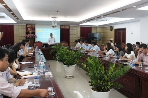 TP. Hồ Chí Minh triển khai dán tem 3.700 trụ bơm xăng dầu