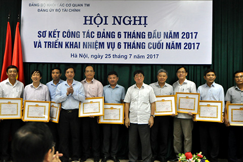 đảng ủy bộ tài chính