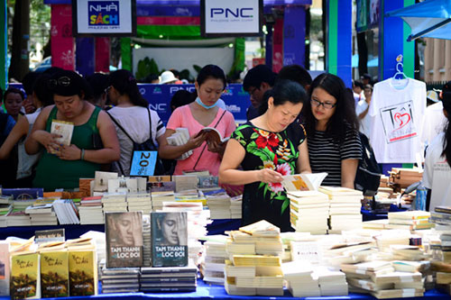 Hơn 300.000 bản sách được bán tại đường sách Thành phố Hồ Chí Minh