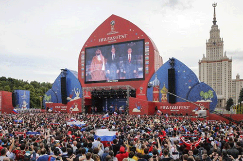 Ngành bán lẻ và dịch vụ khách sạn thắng lớn tại World Cup 2018