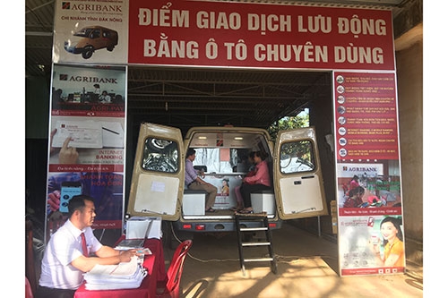 ngan hang luu dong giup thu hep khoang cach tiep can von cua nguoi dan