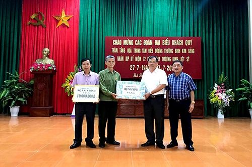 Công đoàn Bộ Tài chính tri ân các thương, bệnh binh tại Hà Nam