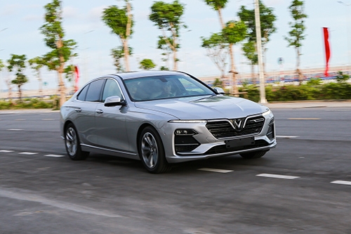 Cận cảnh mẫu sedan cao cấp VinFast Lux A2.0 mới ra thị trường