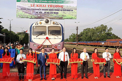 Đường sắt chạy thêm đoàn tàu container nhanh hành trình 40 tiếng