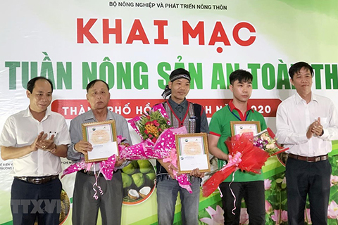 Khai mạc phiên chợ tuần nông sản an toàn thực phẩm 2020