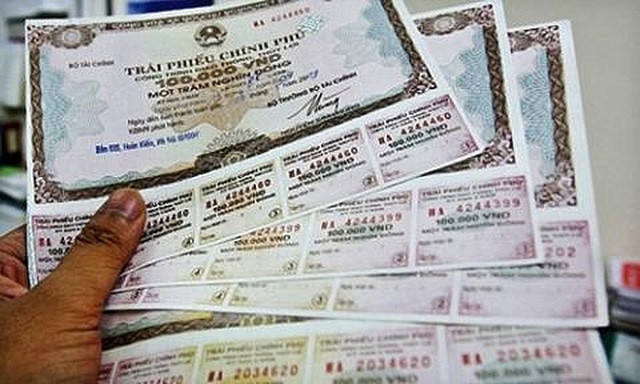 them mot phien huy dong trai phieu so luong khung voi lai suat thap