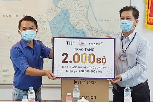 BAC A BANK trao tặng 2.000 bộ xét nghiệm nhanh Covid-19 góp sức chống dịch