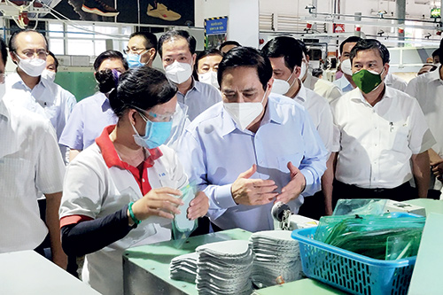 Thủ tướng Chính phủ Phạm Minh Chính kiểm tra công tác chống dịch và phát triển kinh tế