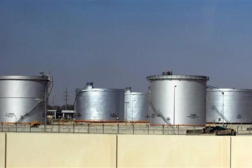 Các bể chứa tại một cơ sở khai thác dầu ở thành phố Dammam (Saudi Arabia).