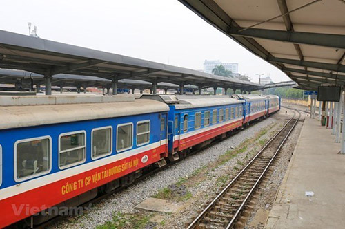 Đoàn tàu của Tổng công ty Đường sắt Việt Nam tại ga Hà Nội.