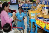 nguoi tieu dung bat an vi sua nhiem doc