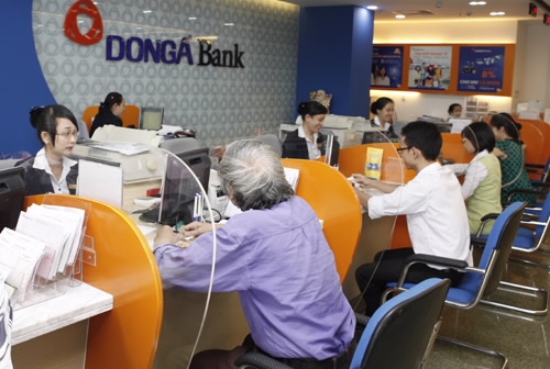 Đình chỉ chức vụ của tổng giám đốc và phó tổng giám đốc DAB