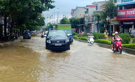 Hỗ trợ Yên Bái 300 triệu đồng khắc phục hậu quả bão số 3