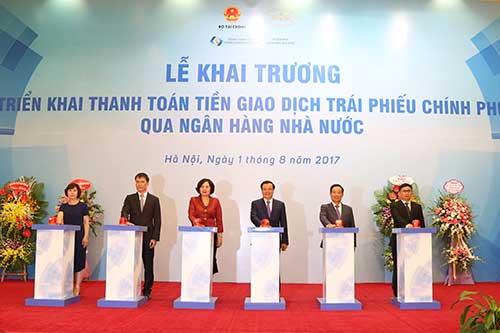 Góp phần đưa thị trường chứng khoán lên tầm cao mới