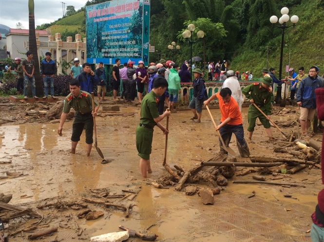 BIDV dành gần 1,6 tỷ đồng hỗ trợ 3 tỉnh chịu thiệt hại lũ lụt